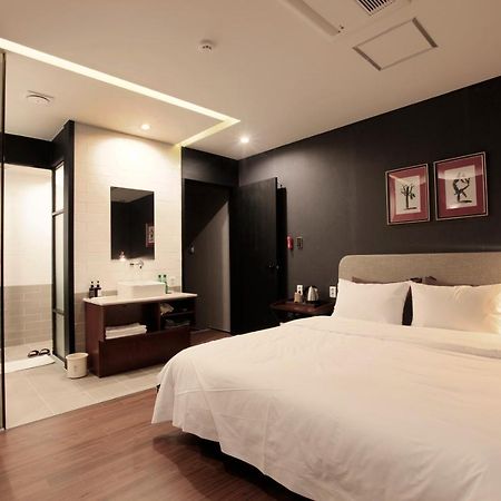 Brown-Dot Hotel Yangjeong Пусан Экстерьер фото
